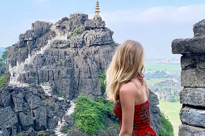 Hoa Lu Temple, Trang An boat trip & Mua Cave Mountain day trip - best selling - The guides can shape the whole experience