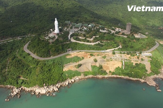 Hoi An Ancient town -Marble Mountains Tours FROM DANANG(15H30-21H - The drive from the mountains to Hoi An