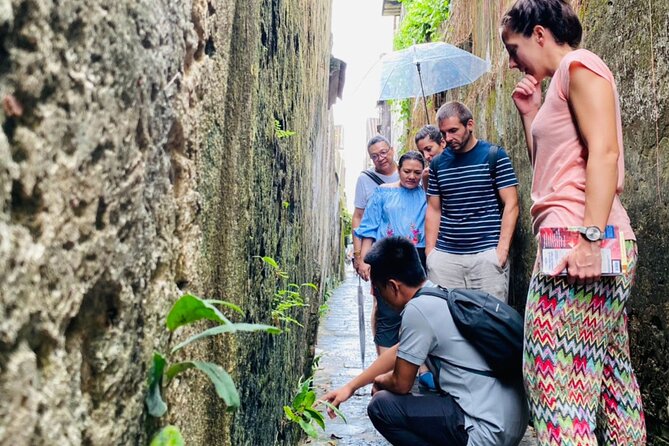 Hoi An Ancient Town Walking Tour with a Local - Quan Thang Ancient House and eight generations of family life