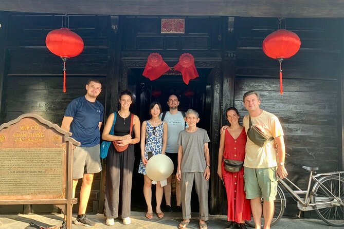 Hoi An Ancient Town Walking Tour with a Local - Traditional music and performance in Hoi An