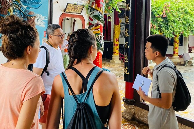 Hoi An Ancient Town Walking Tour with a Local - Hoi An Market: finish with food and practical advice