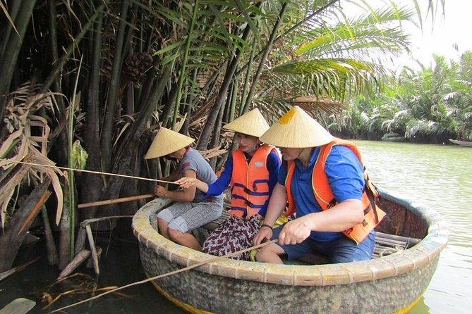 Hoi An Basket Boat Tour ( basket boat, visit water coconut forest, fishing crab) - What the small group limit means