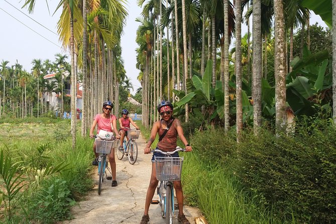 HOI AN Biking River Islands, Villages, Local Crafts PRIVATE TOUR - Starting in Hoi An and crossing to Cam Kim Island