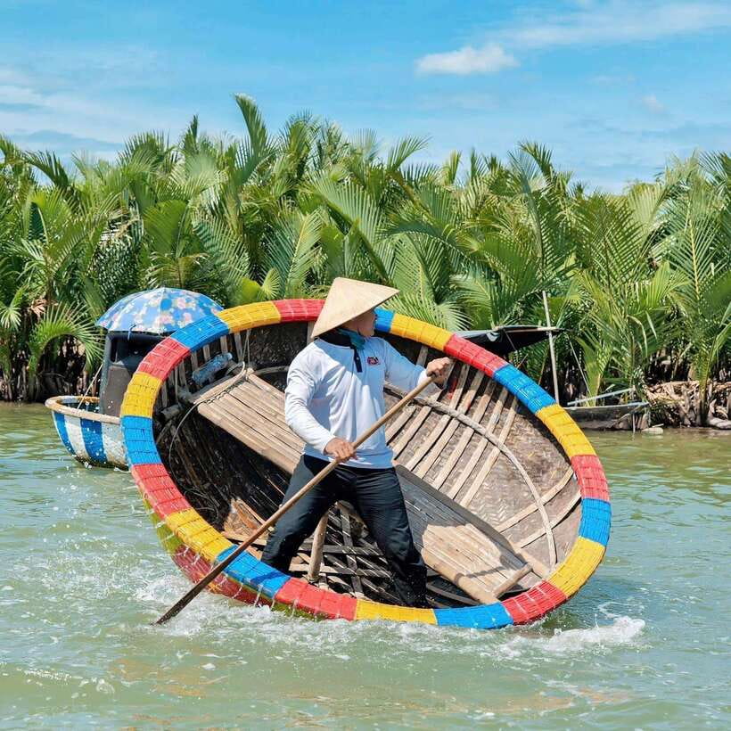 Hoi An: Coconut Basket Boat Ride by Hangcoconut - Entering the coconut waterways
