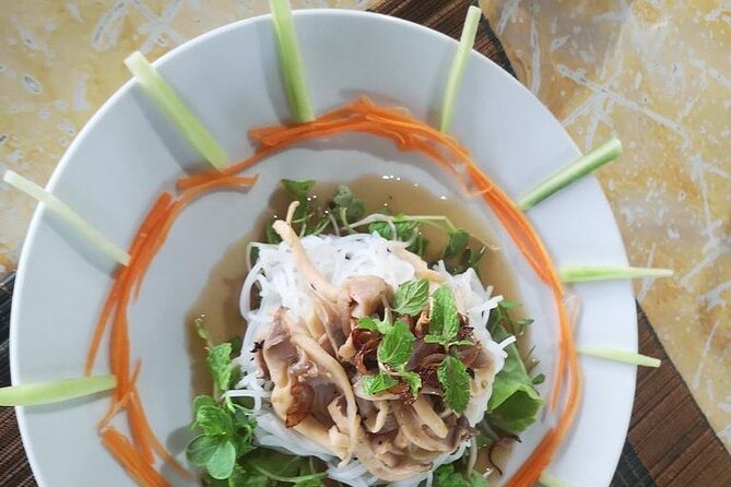 Hoi An Cooking Class with Local Chef - Eating what you make