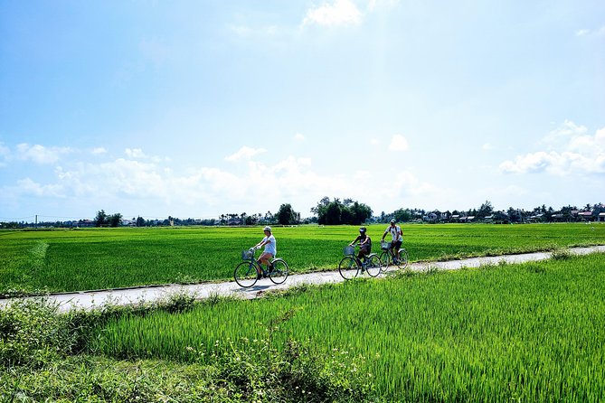 Hoi An Countryside Biking Tour(Vegetable village -basket boat - fishing village) - A coffee break and the value of regular pauses