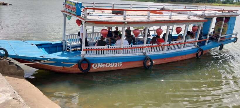 Hoi An/Da Nang: My Son Sanctuary Sunrise & Morning with Boat - Breakfast, lunch, and the local food stop