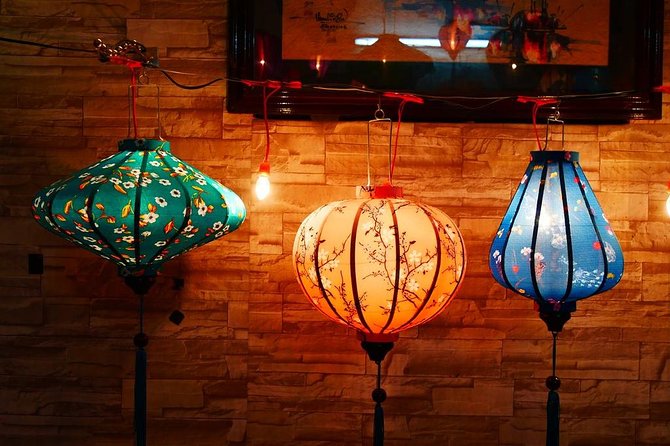 Hoi An Full Lantern Making Class- A special Foldable lantern - What the instructors do well