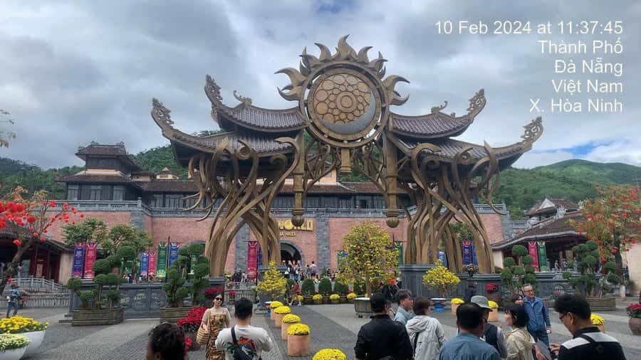 Hoi An: Golden Bridge, Marble Mt, & Lady Buddha Private Trip - Linh Ung Pagoda and Lady Buddha on Monkey Mountain