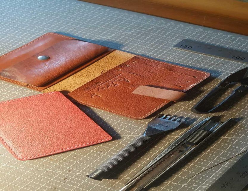 Hoi An: Handmade Leather Crafts Workshop (Starter Course) - Selecting leather color and personal details