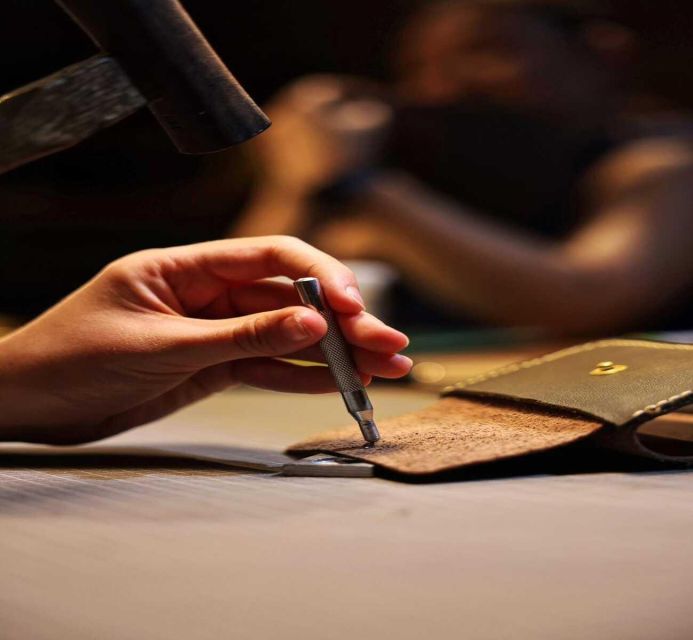 Hoi An: Handmade Leather Crafts Workshop (Starter Course) - Meeting at 98 Hung Vuong Street