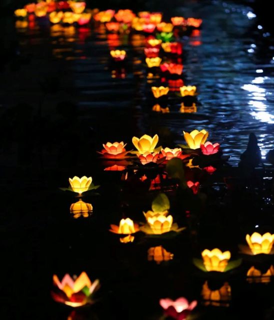 Hoi An : Hoai River Boat Trip by Night and Floating Lantern - Lighting and releasing your floating lantern