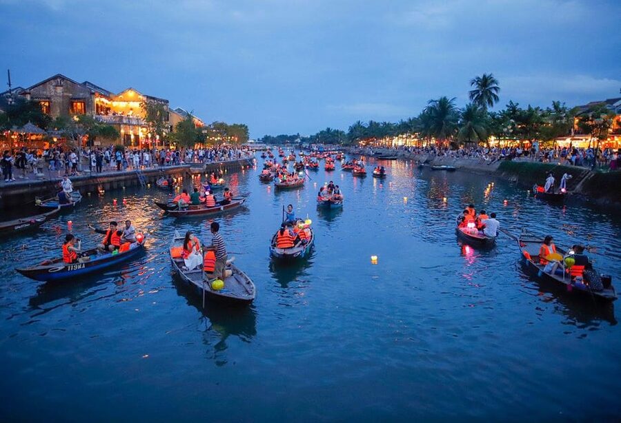 Hoi An Lantern Boat Ride on the Thu Bon River - Walking from Tran Phu Street to the river