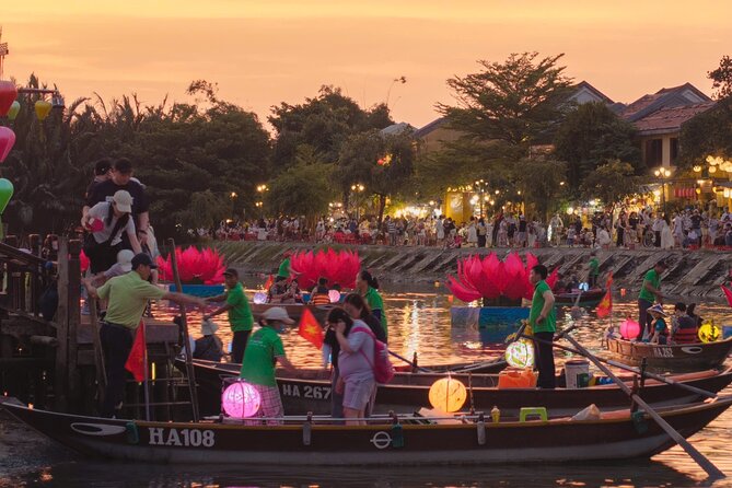Hoi An Lantern Making Class with Lantern Boat Trip - The floating candle and its small ceremony