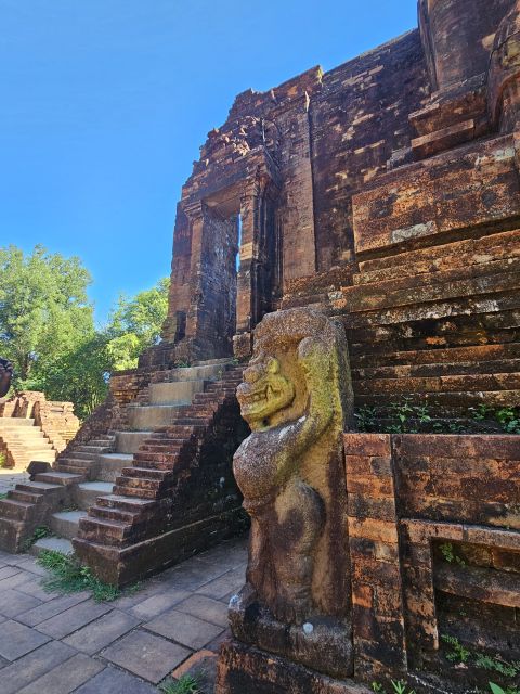 Hoi An: My Son Sanctuary & Sunset River Cruise BBQ or Banhmi - The traditional Cham art performance