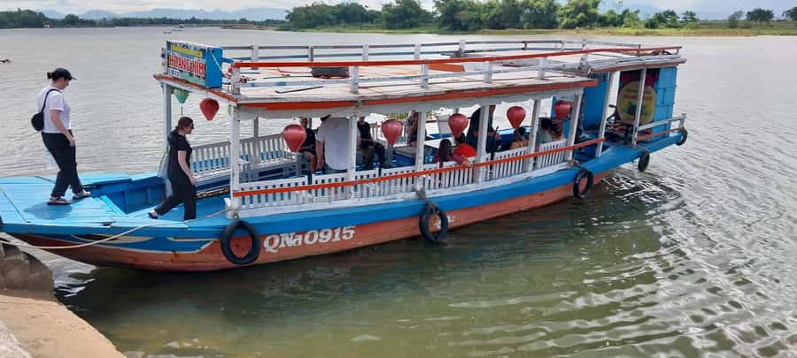 Hoi An: My Son Sanctuary with Basket Boat and Lunch Options - Returning to Hoi An by boat on the Thu Bon River