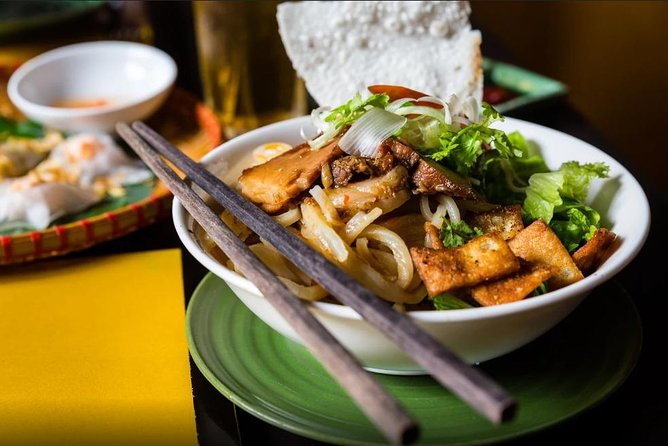 Hoi An Street Food Tour- Eat Like A Local - Hoi An chicken rice at Ba Buoi