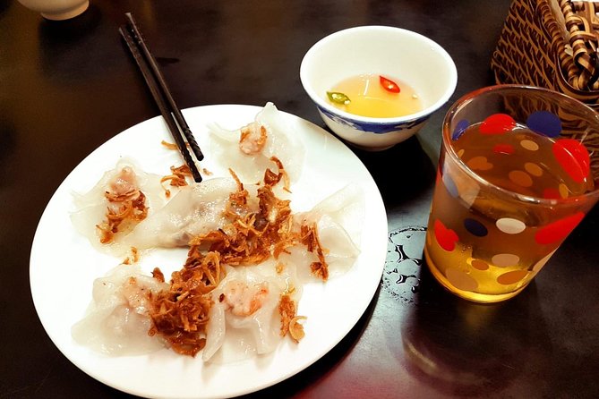 Hoi An Street Food Walking Tour with Tastings - Guides make or break the afternoon