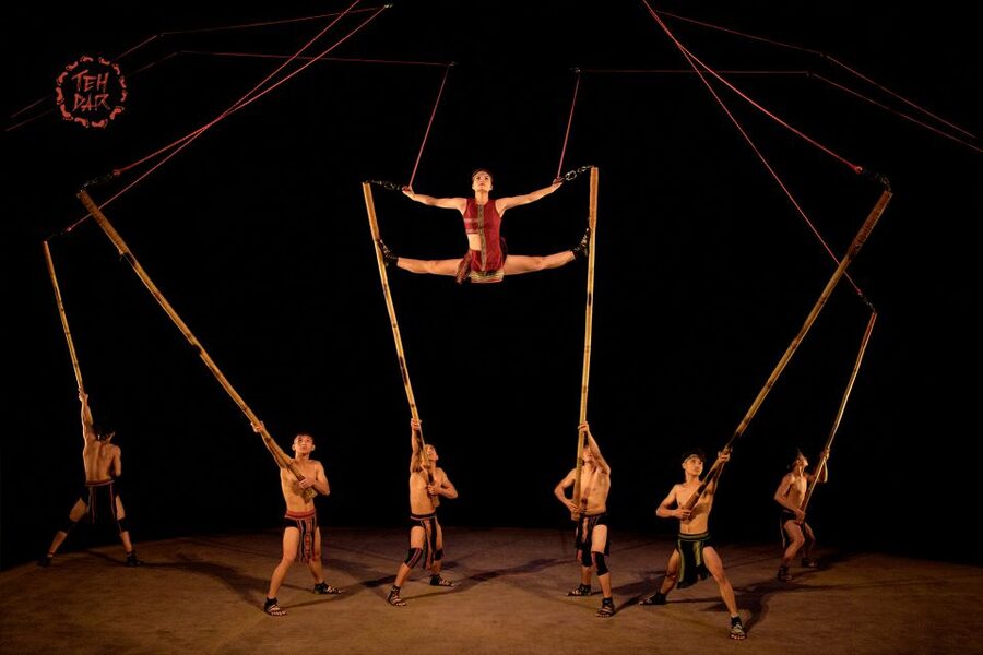Hoi An: Teh Dar Vietnamese Bamboo Circus at Lune Center - Why the live music matters