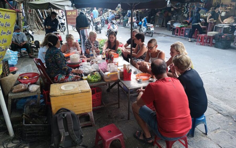 Hoi An Vegan Food Tour - Cao Lau, Banh Xeo, and the heart of the meal