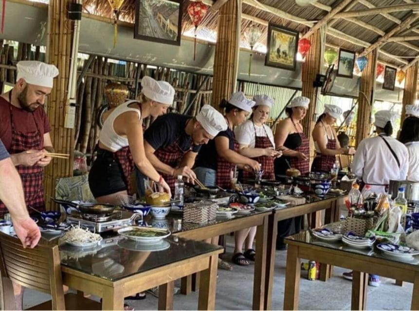 Hoi An: Vegetarian Cooking Class w Local Family and transfer - The chefs make the difference