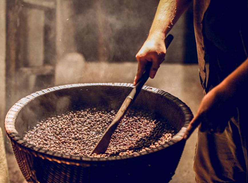 Hoi An: Vietnamese Coffee Culture and Coffee Making Class - Tasting the results with music and a cookie