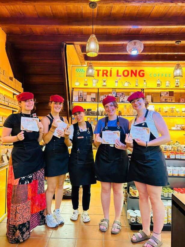 Hoi An: Vietnamese Coffee Making Workshop at Local Roastery - The first 15 minutes: coffee culture and roasting