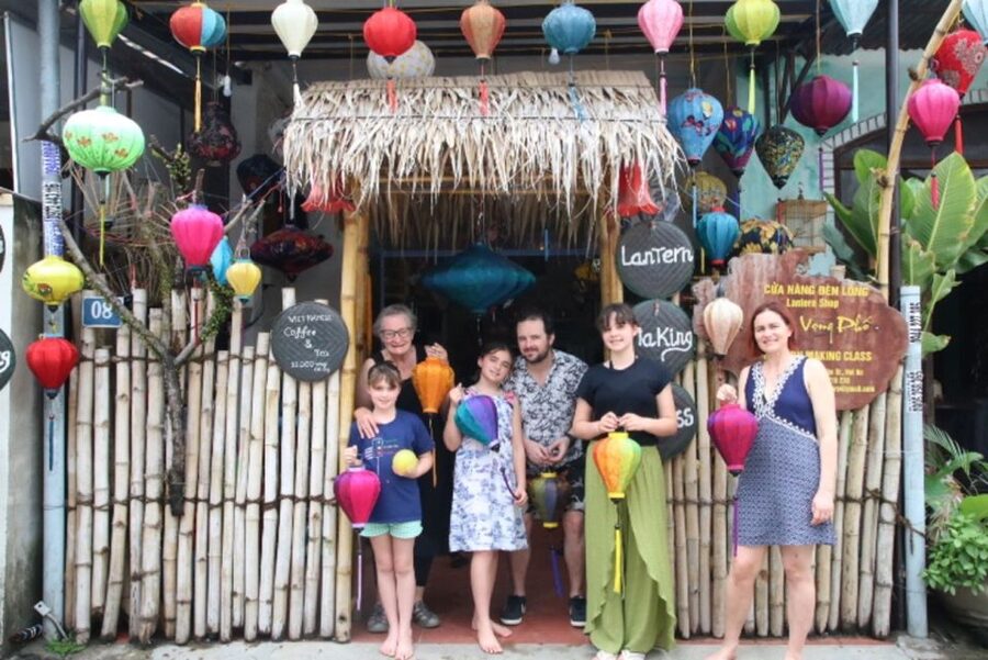 Hoi An: Vietnamese Foldable Lantern Making Class - Choosing between lotus, UFO, garlic, and diamond shapes