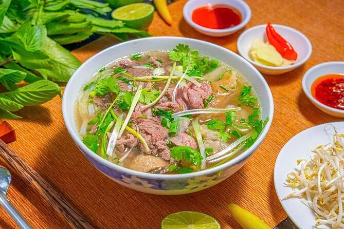 (HOT) Hanoi Guided Street Food and Train Street Tour with Local - Eating through the Old Quarter