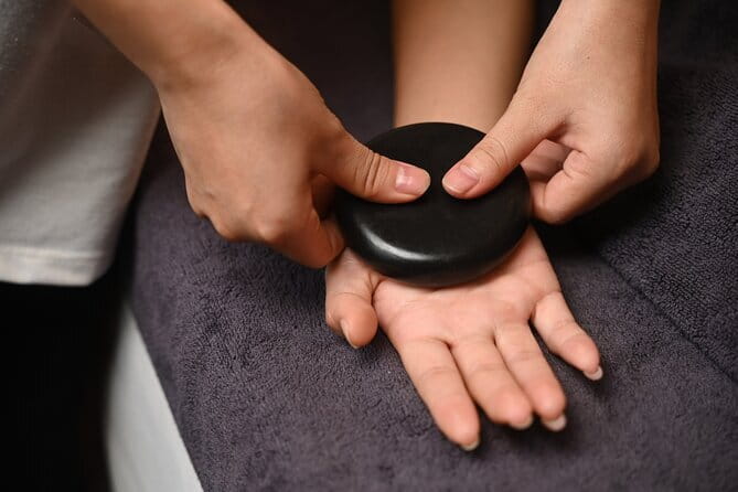 Hot Stone Massage For Full Body Blood Circulation At Da Nang - What the hot stone treatment is meant to do