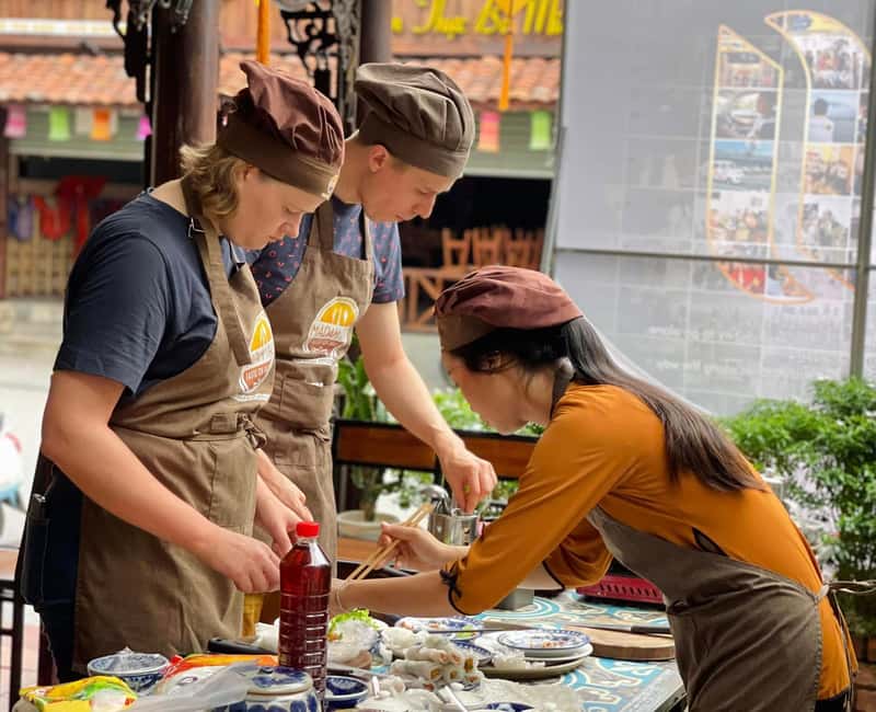 Hue City: Cyclo, Market Tour & Cooking Class at Madam Thu - Group size, guide quality, and the solo experience