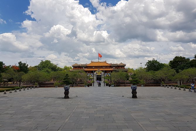 Hue City Private Tour With A Knowledgeable Tour Guide - Entering the Imperial City after 1 hour 30 minutes