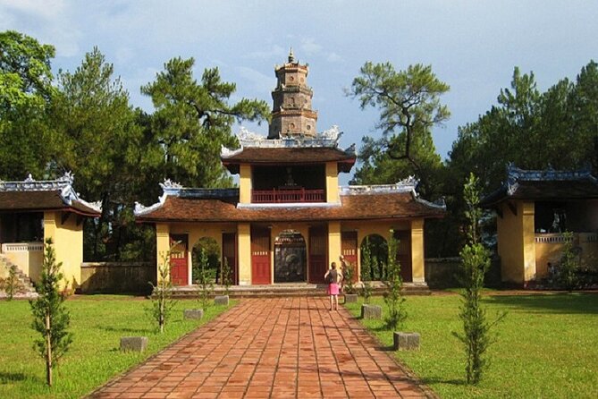 Hue: Custom Tour with Dragon Boat, Private Car & Motorbike - What the guides add to the day