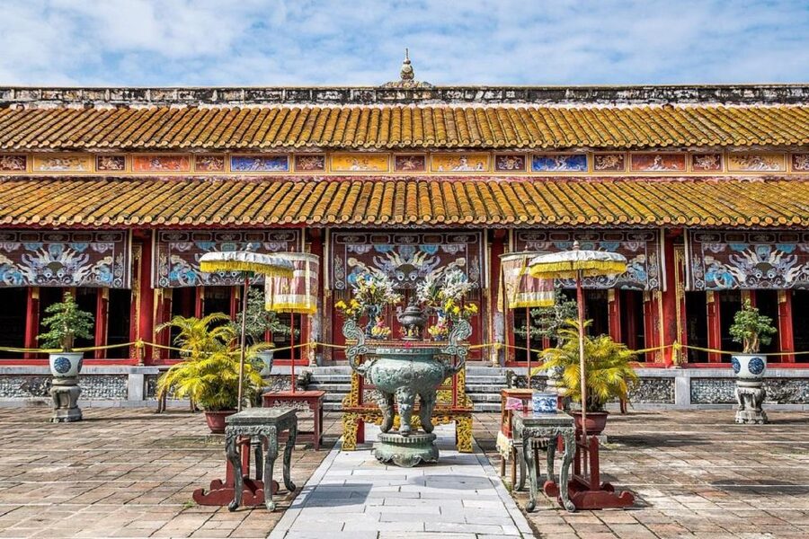 Hue Customizable Tour with Imperial Citadel & Forbidden City - Choosing the private car option for an eight-hour Hue day