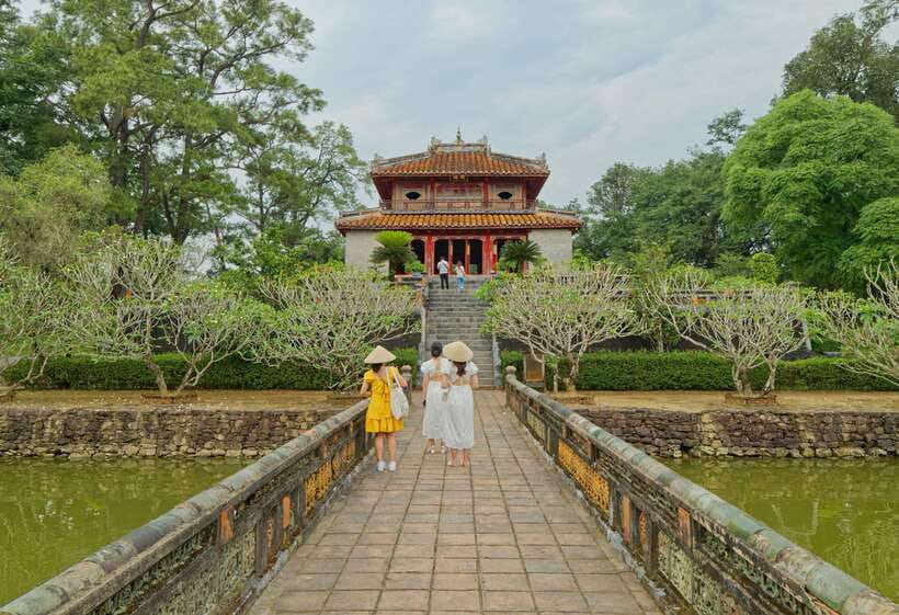 Hue: Dragon Boat, Perfume River, Pagoda & Royal Tomb Tour - Tu Duc Tomb, an emperor’s place for rest