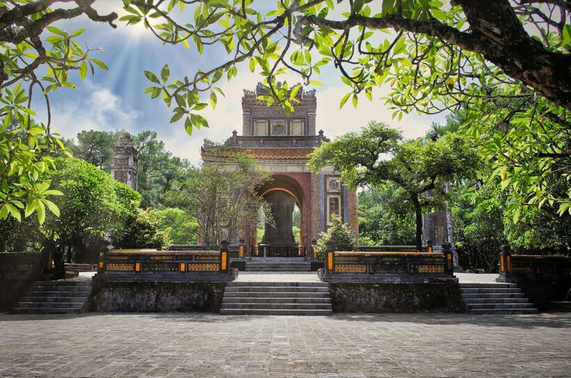 Hue :Exploring Royal City with Multi Options and Dragon Boat - Why this Hue tour works better than piecing the day together