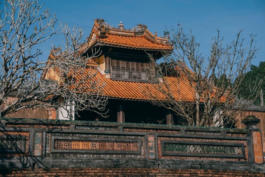Hue :Exploring Royal City with Multi Options and Dragon Boat - Tu Duc Tomb, a poetic royal retreat