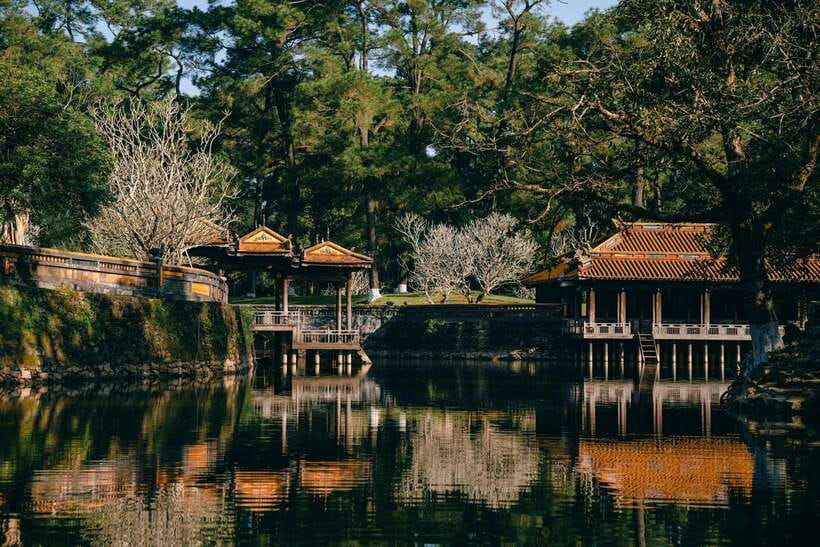 Hue :Exploring Royal City with Multi Options and Dragon Boat - Thien Mu Pagoda and the Perfume River by dragon boat