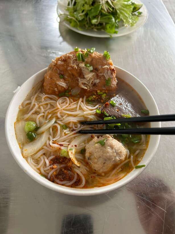 Hue: Guided Local Food Tour with Stories - Two stops on Đinh Tiên Hoàng
