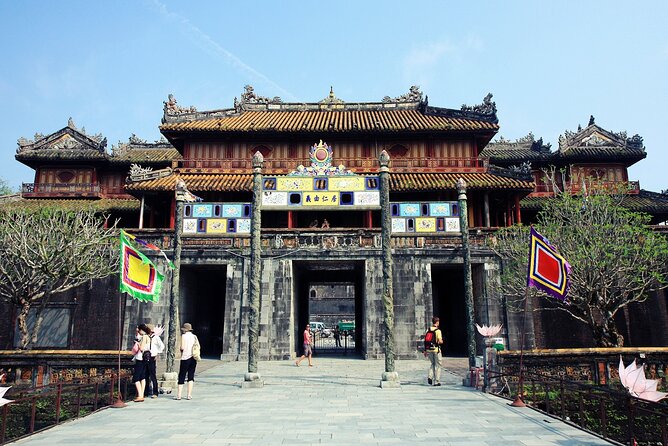Hue Half Day Tour With Optional Dragon Boat on Perfume River - Two overlooked stops: Tiger Arena and Vong Canh Hill