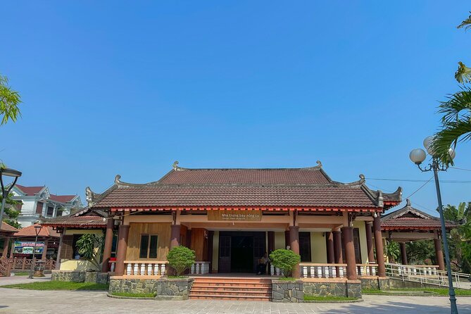 Hue Hoi An Bus Tour Sightseeing via Hai Van Pass 4 Stops - Guides named Sam, Dan, and Danny