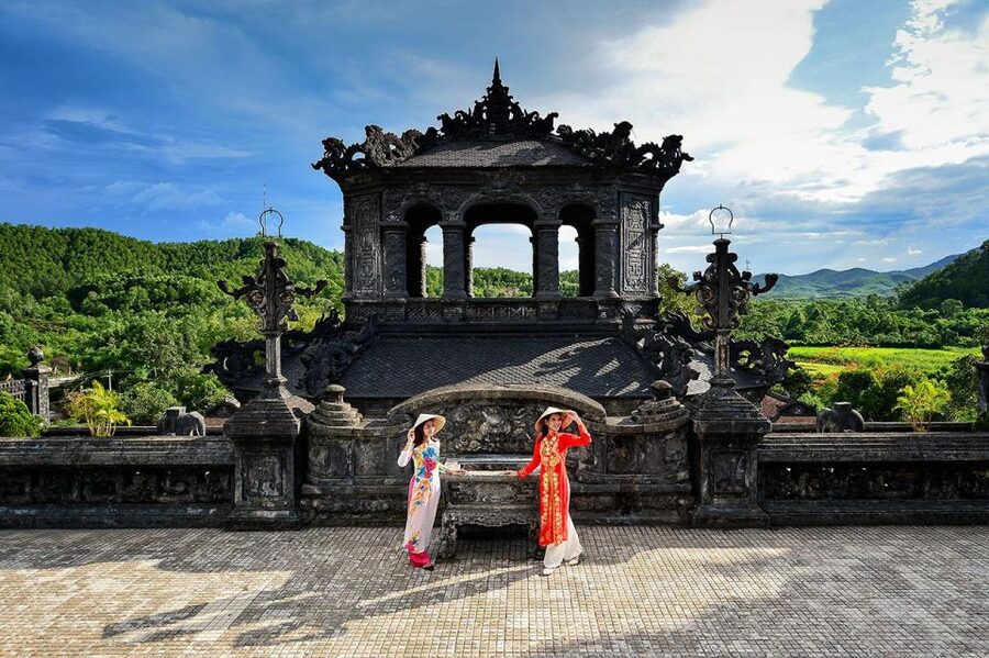 Hue: Hue Royal Tombs Tour Visit 3 Best Tombs & Pagoda - The cost and who gets the best value