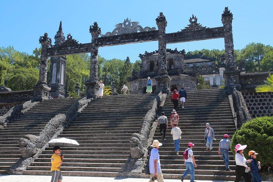 Hue: Hue Royal Tombs Tour Visit 3 Best Tombs & Pagoda - Khai Dinh Tomb: a dramatic change in style