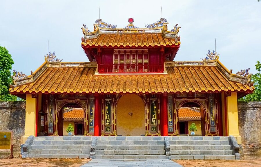 Hue: Hue Royal Tombs Tour Visit 3 Best Tombs & Pagoda - Timing, walking, and what to pack