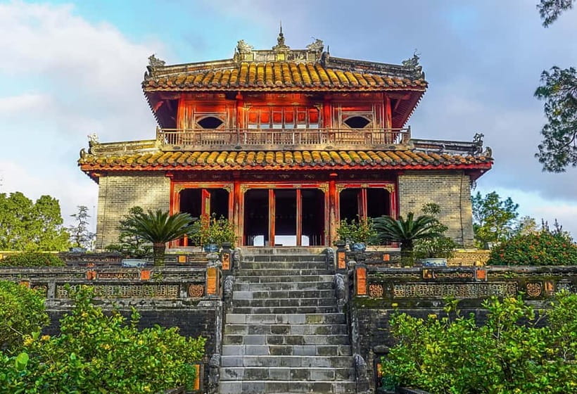 Hue: Hue Royal Tombs Tour Visit 3 Best Tombs & Pagoda - Minh Mang Tomb: order, symmetry, and traditional design