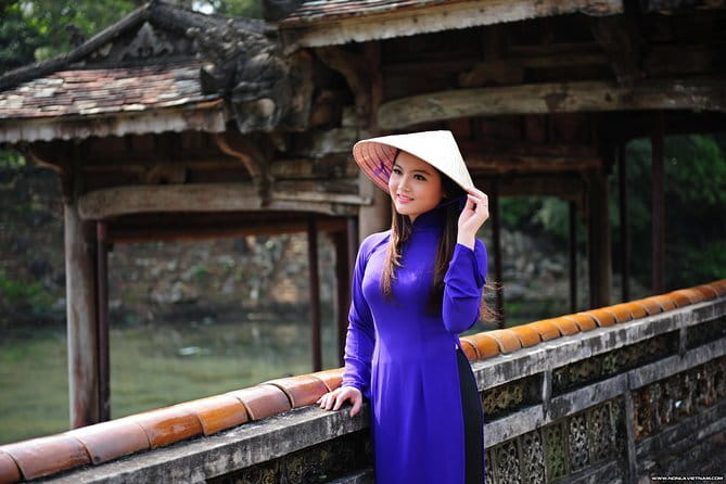 Hue Imperial City Tip-Based Walking Tour (Group Tour) - Walking Comfort, Access, and Group Size