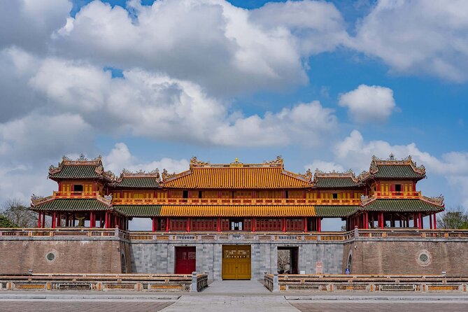 Hue Imperial City Walking Tour 2.5 Hours - Stories of emperors, concubines, and eunuchs