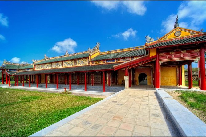 Hue Luxury Group Tour- Hue Daily Small Group Tour - Minh Mang’s tomb and the art of royal retreat