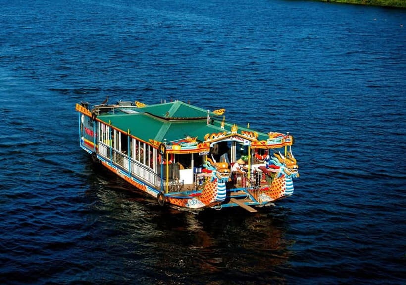 Hue: Perfume River Dinner Cruise with Traditional Show - Meeting the boat on Le Loi Street