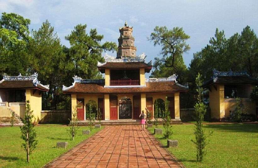 Hue: Private Dragon Boat, Pagoda, and Royal Tomb Tour - Key points to know before booking